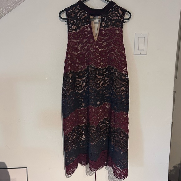 Moon River Lace Midi Dress - Burgundy and Navy - Picture 5 of 6